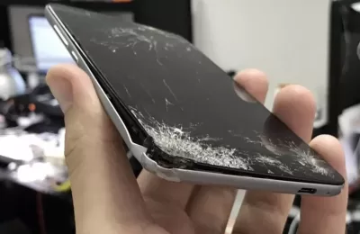 Uszkodzenie wyświetlacza telefonu. Co można zrobić?